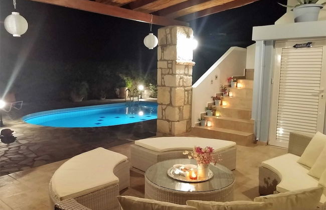 Enticing Villa in Loutra with Private Pool & Garden near Beach - Photo 11