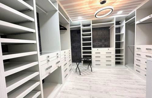 Cheerful 4 bedroom home w/ fireplace & game room - Foto 16