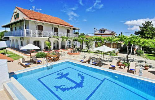 Villa Paradiso: Near beach, superb pool and garden - Photo 5