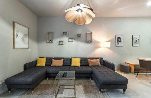 MAISON LE GRATTE CIEL - séminaire ou famille, salle de réunion, 8 chambres Clim, Jardin & Salle de sport - Foto 14