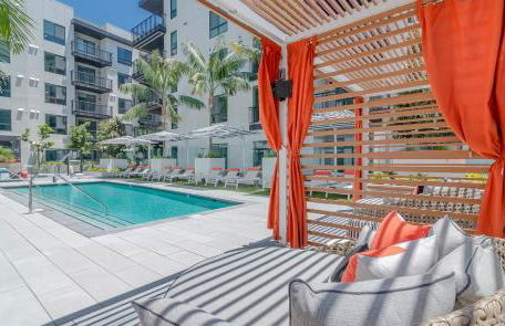 Modern 1BR Apartment with Pool, Hot Tub and Gym Access 10mins to Universal Studios - Foto 28