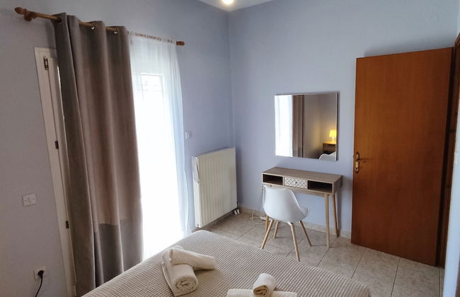 Overlooking the Tower - Photo 12