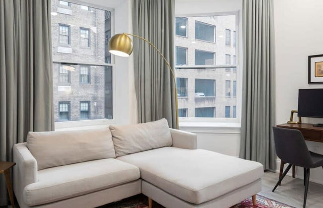 Sosuite Bay Window 1BR Apt w W/d, Desk - Photo 3