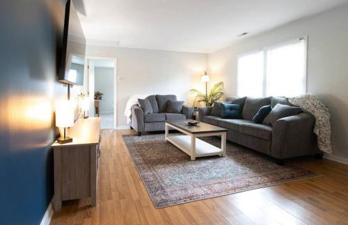 Near Historic Downtown Apex, Sleeps 8, King Bed - Foto 5