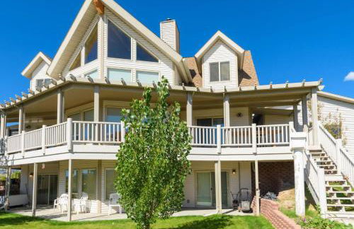 Grand View Lodge - Photo 1