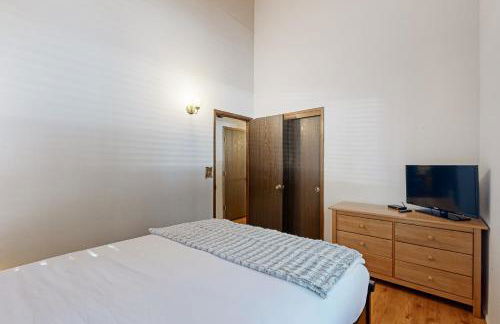 Less Than 2 Mi to Tahoe Donner Ski Resort Serene Retreat - Foto 12