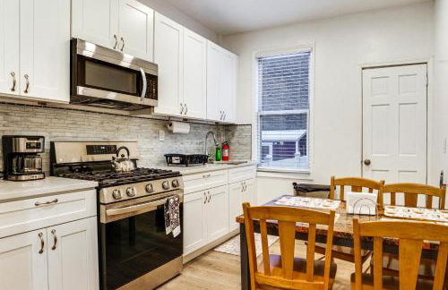 Easy NYC Access! Gateway Region Apartment with Yard - Foto 11