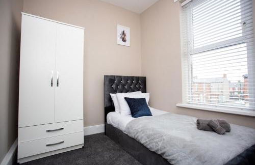 Modern Interior Spacious Four Bedroom Apartment - Foto 16