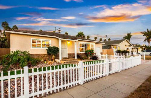 Walk to the Beach Private Backyard and Fire Pit - Foto 12