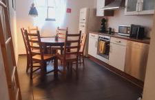 Central-Quiet-5min to tram-shopping- - Foto 27