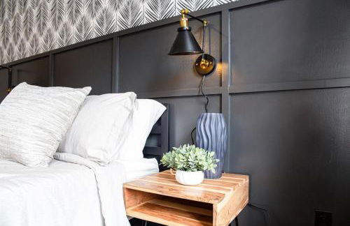 Lux Home-mins to Truist Park wKing pet friendly - Foto 7