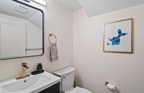 Cleveland Escape - Hot Tub - Karaoke Machine - Sleeps 12 - Foto 28