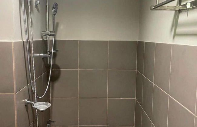 Elegant Condo at Symphony Tower 26C - Foto 18