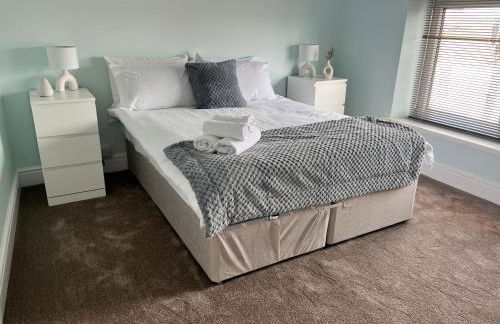 4 bedroom, sleeps 8, 30 seconds from beach, games table - Foto 17