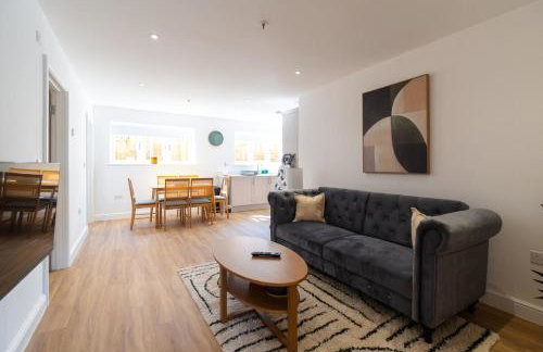 Stylish 2-Bedroom Stay with All Comforts of Home # 2 - Foto 1