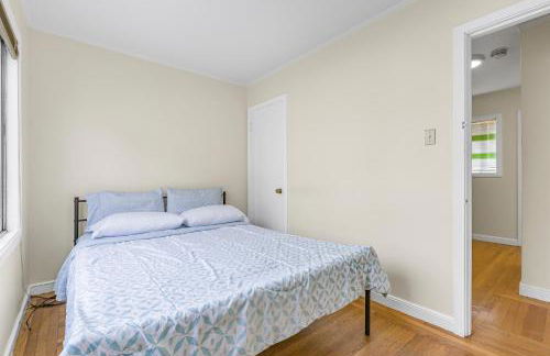 3 Bedroom 2 Bathroom House, Walkable to BART, Free Parking, Views - Foto 15