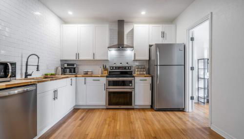 Symphony at The Key - 7BR Mansion , 1mi to UF & DT - Photo 4