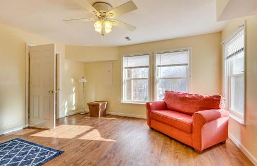 Family Home with Game Room and Decks in Etlan! - Foto 32