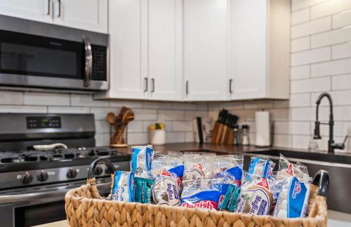 The Craftsman on Clay-Downtown-4 Blocks to Silos-Hot Tub and Cowboy Pool - Foto 14