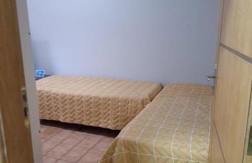 Cond Renata IV - Apto 02 dorm - 150mts Praia com Wi-fi 500Gb gratuito - Foto 38