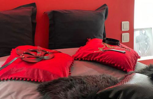 Dark Room Perpignan aux 50 nuances Jacuzzi Privé - Foto 9