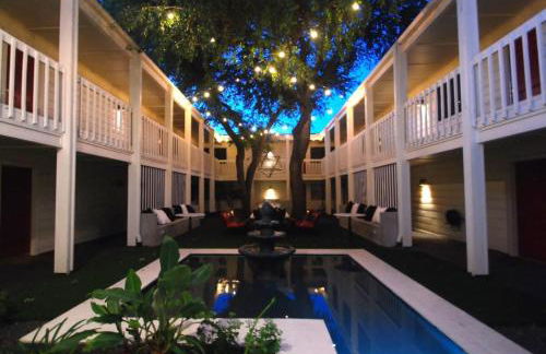 Chic 2BR Near Triangle With King Beds Fast Wifi - Photo 14