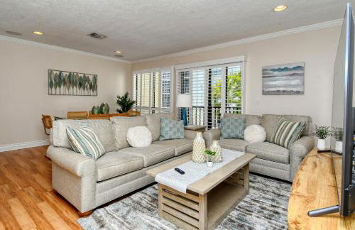 Two-Level, Heated Pool, Trolley to Beach & Village - Foto 4