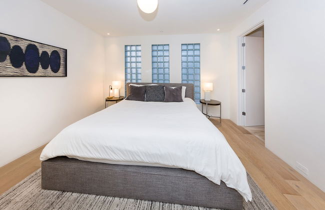 Dream Beverly Hills Mansion W. Pool - Photo 3