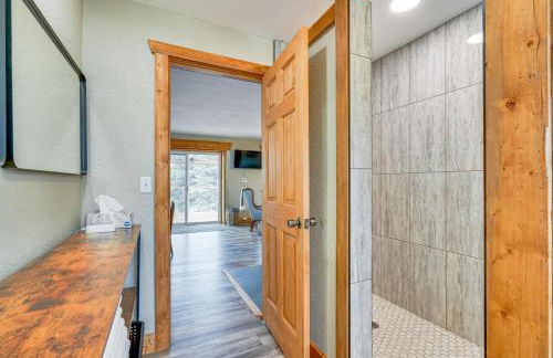 Idyllic Rye Cabin Deck with Mountain Views! - Foto 16