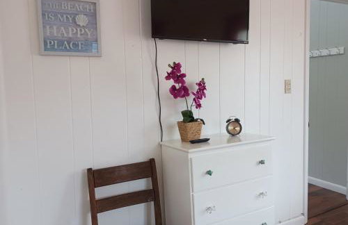 Dog Friendly-Short Walk to Beach-Canal Front-Screened Porch-Peaceful - Foto 30