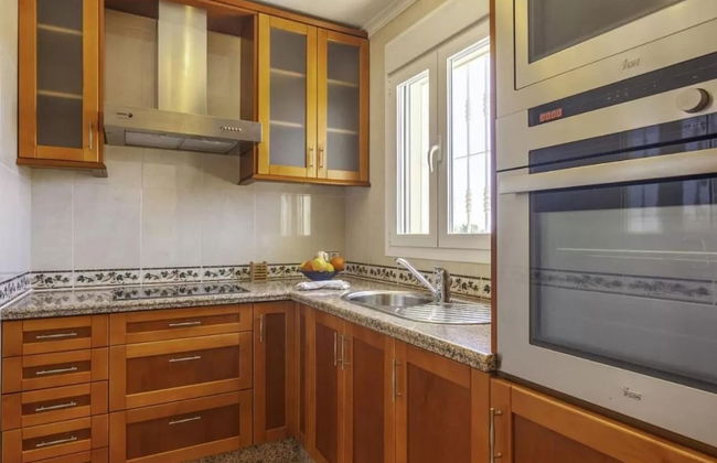 Charming Holiday Home in Calpe With Barbeque - Photo 2