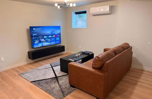 Huge Private Suite with Pool Table, Sauna & Fire Pit - Foto 6