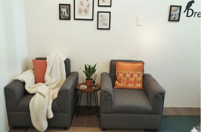 Makati Center Prime Accommodations - Photo 22