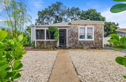 Designer Cottage Near Beach, Singer Island & Peanut Island! - Foto 1