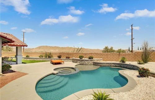 Stunning Joshua Home with Pool, Spa, & Game Room! - Foto 64