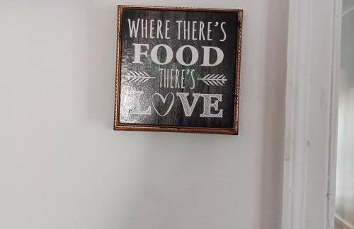 Family Friendly Upper Flat Minutes from Downtown, LCA & Ford Field - Foto 4