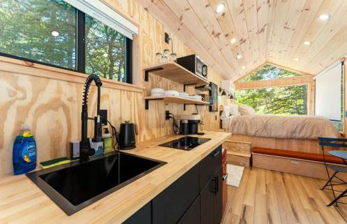 Luna Nook-Cabin with tub Queen Bed & pullout sofa - Foto 12