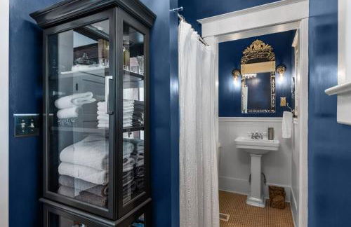 NEW! Updated South Hill Craftsman Sleeps 12! - Foto 12