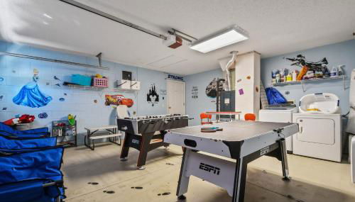 Wheelchair accessible Lakeview 4BR house with pool spa themed rooms game room - Foto 3