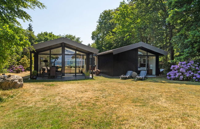 "Kennet" - 30m from the sea - Photo 1