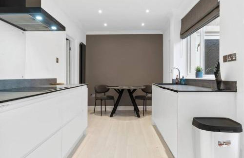 Modern & Stylish 2 Bed Home in Whitehaven - Photo 15