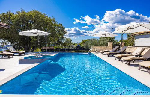 Villa Vlacich for 8 people near Labin - Rabac with heated pool, sea view & kids playground - only 2 km from the beach - Foto 10