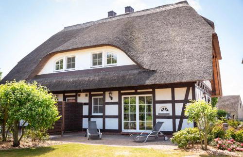 Reethus-am-Hafen Reetdachhaus Westbrise mit Garten und Blick aufs Wasser - Foto 1