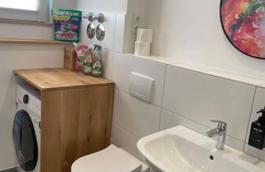 1,5-Zimmer, Top ausgestattet, 4 Pers, Souterrain, Self Check-in, Parkplatz, Netflix & Amazon Prime - Foto 16