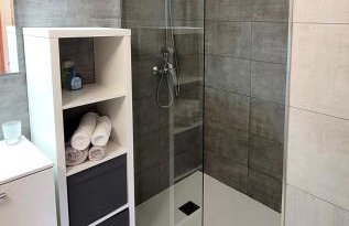 APPARTEMENTS DANS VILLA EN REZ DE JARDIN - Foto 41