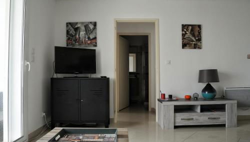 T2 moderne avec terrasse proche de la plage - Foto 3