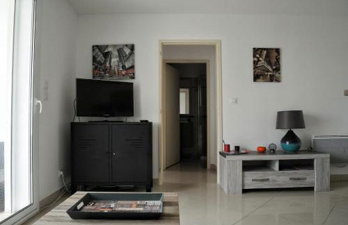 T2 moderne avec terrasse proche de la plage - Foto 3