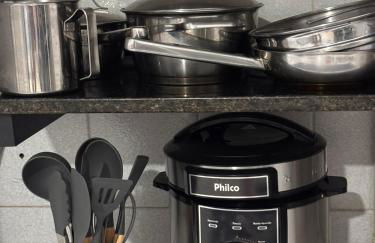 Cantinho Submarino, aproximadamente 10 minutos caminhando até a praia do Forte, com Ar condicionado - Photo 10