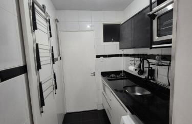 Studio completo e aconchegante com vaga de garagem - Foto 23