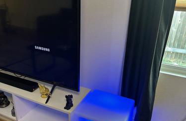 Cozy Stay with Pool Relax with Easy Access to Highway - Foto 53